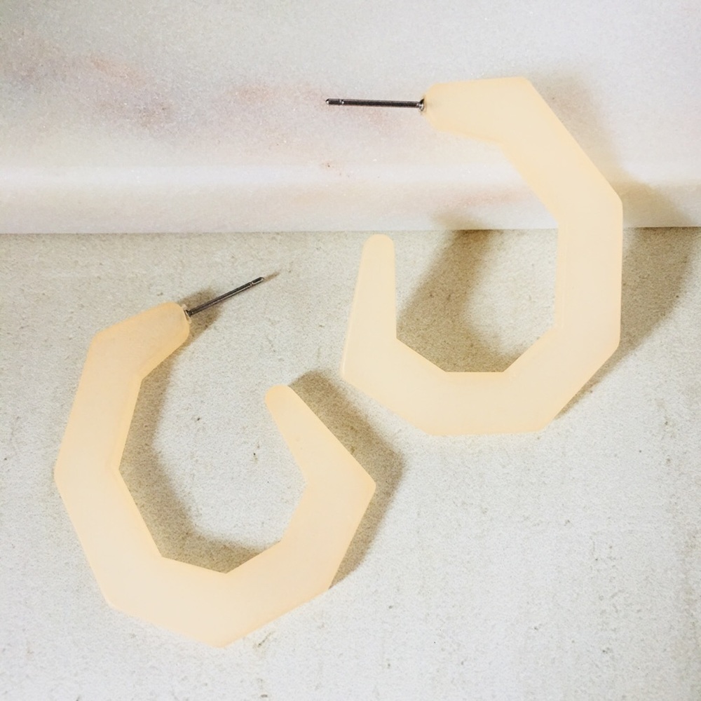 Matte Geometric Apricot